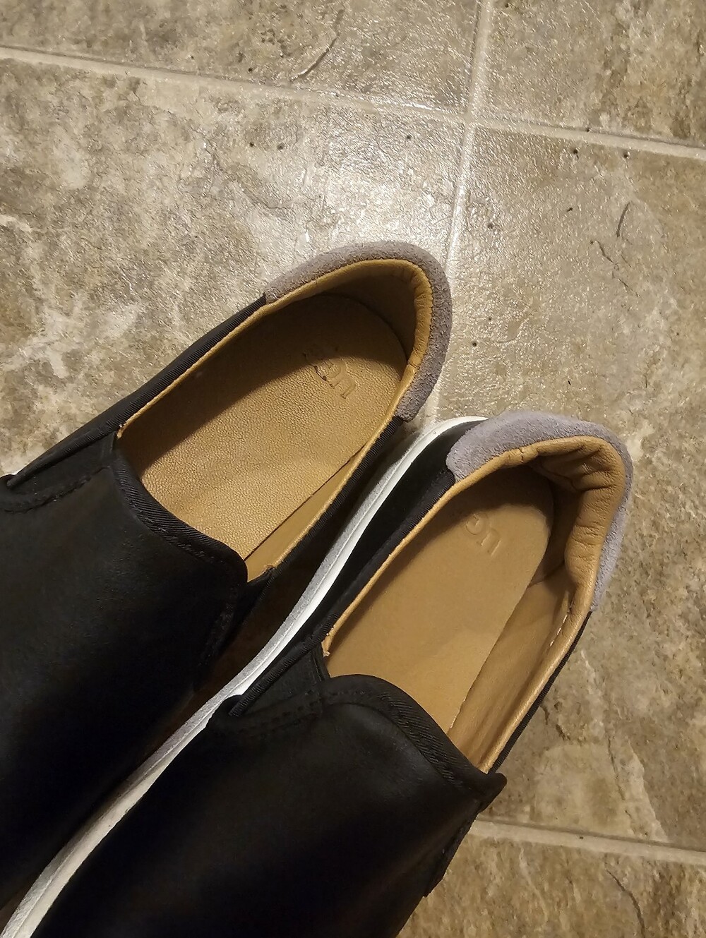 UGG Women's Black Slip-On Leather Loafers Size 9.5 - Picture 4 of 8